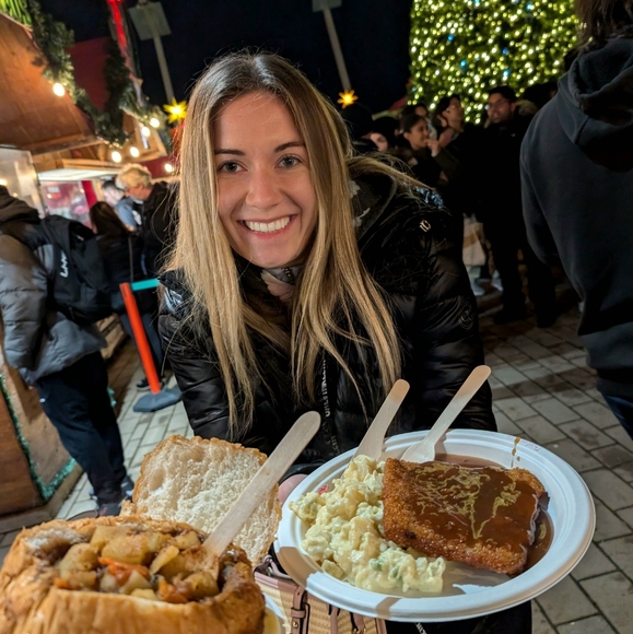 Meet your Posher, Taylor - Picture 2 of 5